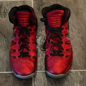 Nike Hyperdunk 2013 Basketball Shoes University Red - Men's Size 8 women 9.5 /10